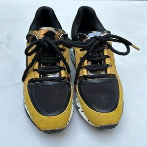 Steve Madden rich deep yellow and black with animal print and dots accents